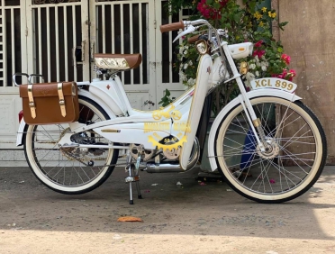 Mobylette AV42 - Màu Trắng & Đen (2in1) 